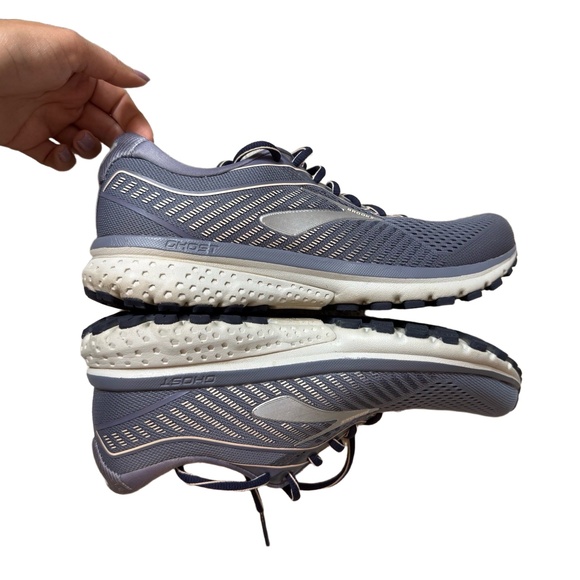 Brooks Women's  Ghost 12 Running Shoes Size‎ 11 Gray Silver Neutral Support - Picture 3 of 9